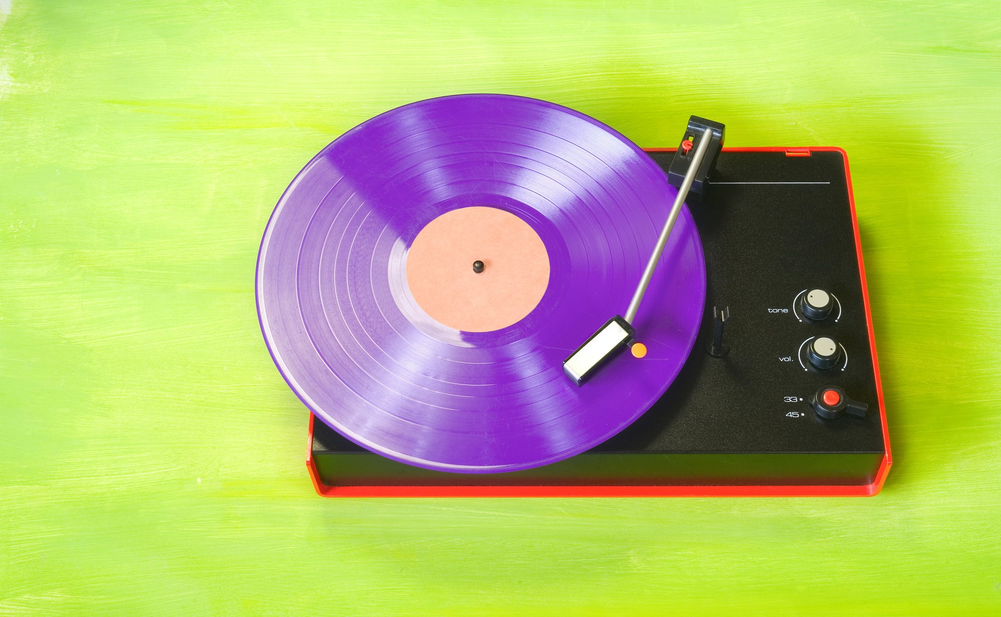 hipsters reto truntable with vinyl record